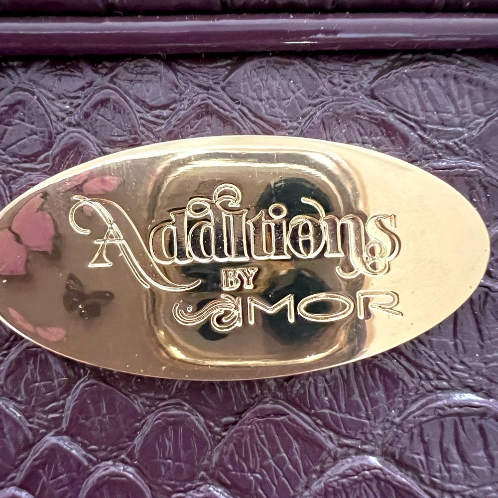 Adaitions brand toiletries case